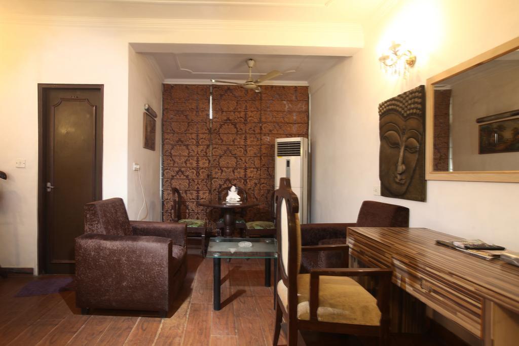 Oyo 358 Sarojini Nagar Hotel New Delhi Exterior photo